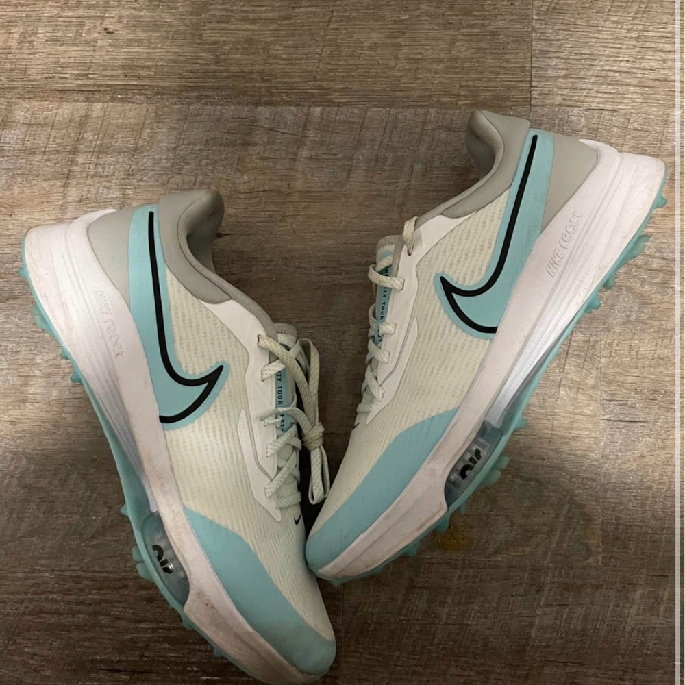 Nike men White and Blue golf shoes